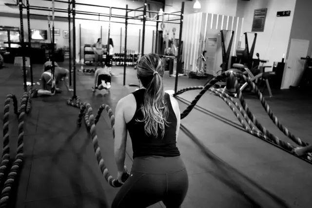 Battle rope ve fonksiyonel antrenman salonu